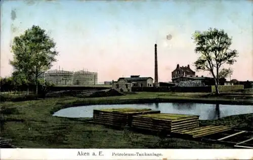 Ak Aken an der Elbe Sachsen Anhalt, Petroleum-Tankanlage, Wasserfläche, Gebäude, Industrieleitung