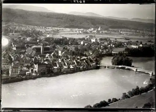 Ak Rheinfelden in Baden, Stadtansicht von Rheinfelden am Rhein mit Rheinbrücke.