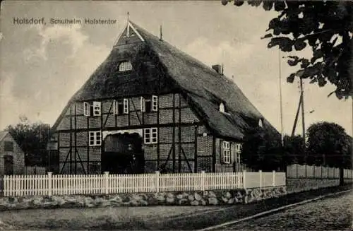 Ak Hoisdorf im Kreis Stormarn, Blick auf das Schulheim Holstentor von der Straße 