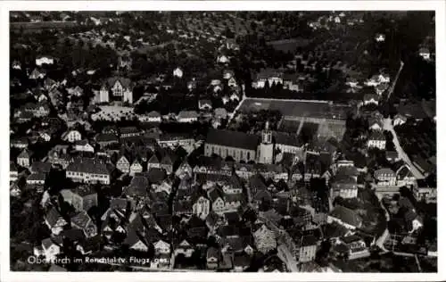 Ak Oberkirch im Renchtal Baden, Luftaufnahme von Oberkirch, Häuseransicht, Kirche, Landschaft
