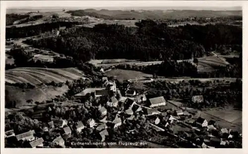 Ak Kirchenkirnberg Murrhardt in Württemberg, Luftaufnahme von  ländliche Landschaft, viele Dächer