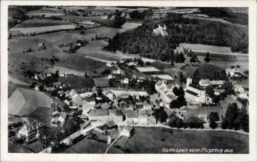 Ak Gotteszell in Niederbayern, Luftaufnahme von  ländliche Umgebung,  Architektur