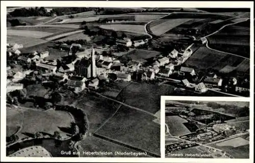 Ak Hebertsfelden Niederbayern, Luftaufnahme, Dorf  Kugelkopfkirche, Tonwerk Hebertsfelden