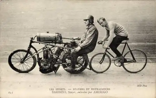 Ak Radrennfahrer, Steher Barbizio und Trainer Amerigo, Radrennbahn, Schrittmacher-Motorrad