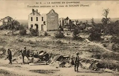 Ak Souain Marne, Artillerie an der Marne, amerikanische Arbeiter bei der Instandsetzung einer ...