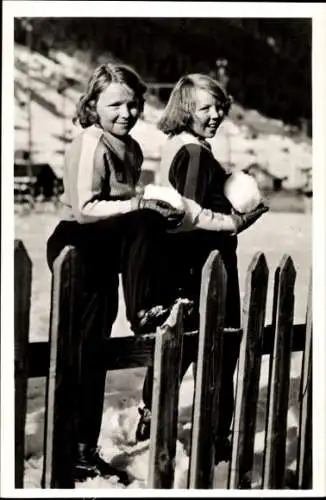 Ak Prinzessinnen Beatrix und Irene der Niederlande, Winterurlaub St. Anton 1949
