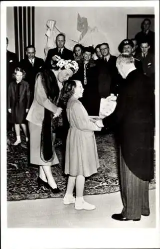 Ak Königin Juliana der Niederlande, Prinzessin Beatrix und Irene, Jaarbeurs te Utrecht 1949