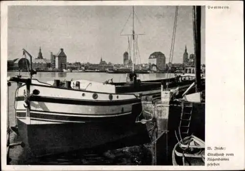 Ak Stralsund, Hansestadt, Blick vom Rügendamm auf die entfernte Stadt