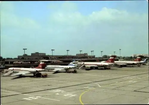 Ak Schönefeld, Flughafen, Interflug, Passagierflugzeuge am Boden, Aeroflot