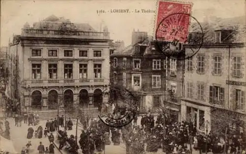 Ak Lorient Morbihan, Le Théâtre, Menschenmenge,  Architektur, Poststempel