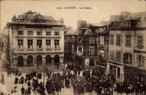 Ak Lorient Morbihan, Theatergebäude, Menschenmenge,  Architektur