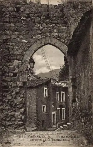 Ak Sospel Alpes Maritimes, Römisches Tor, alte Häuser, bergige Landschaft,  Atmosphäre
