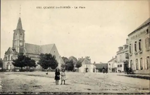 Ak Quarré les Tombes Yonne, Platz, Kirche, Hotel de la Poste