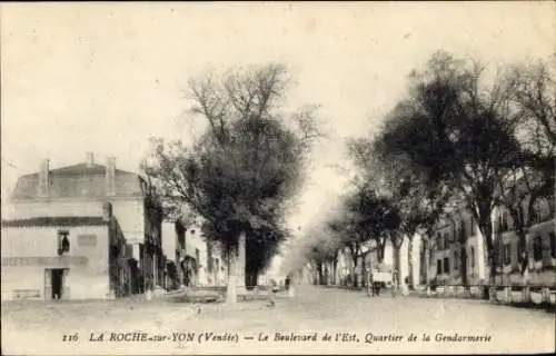 Ak La Roche sur Yon Vendee, Le Boulevard de l'Est, Quartier de la Gendarmerie