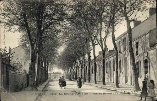 Ak La Roche sur Yon Vendee, Rue de Nantes, Point du Jour
