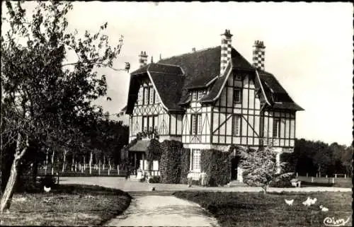 Ak Cosne d'Allier Allier, Les Ouches, Fachwerkhaus