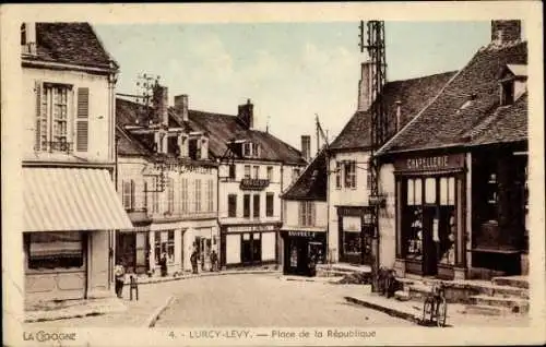 Ak Lurcy Lévis Lévy Allier, Place de la Republique