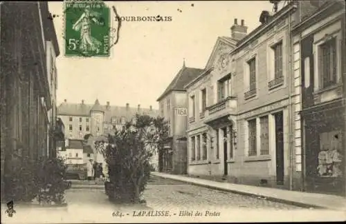 Ak Lapalisse Allier, Straße mit Pflanzen, Gebäude, Hôtel des Postes, Poststempel oben links