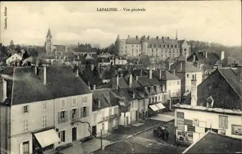 Ak Lapalisse Allier, Ansicht der Stadt  Häuser, Kirche, Schloss im Hintergrund