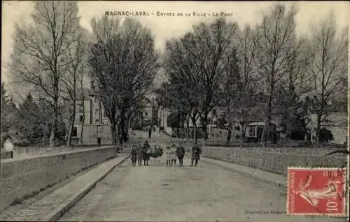 Ak Magnac Laval Haute Vienne, Ortseingang, Brücke