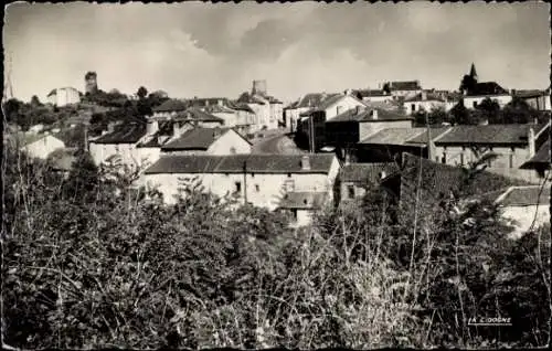 Ak Châlus Haute Vienne, Hügelige Stadtlandschaft, viele Dächer, Sicht auf Türme