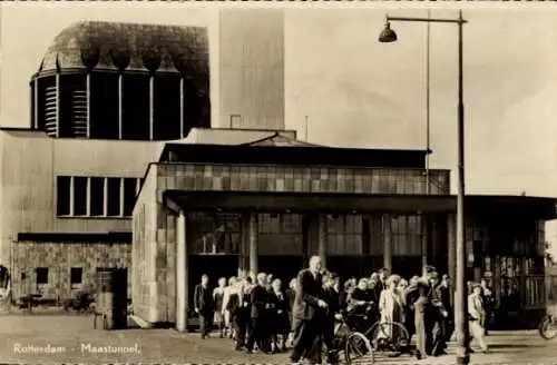 Ak Rotterdam Südholland Niederlande, Maastunnel, Menschenmenge, Architektur, 1940er Jahre