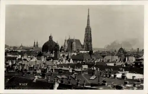 Ak Wien 1 Innere Stadt, Blick über Dächer von  Wahrzeichen, Stadtansicht