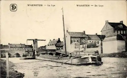 Ak Waasten Warneton Wallonien Hennegau, Schiff auf der La Lys, Gebäude am Ufer,  Ansicht