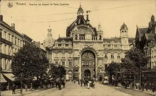 Ak Antwerpen Flandern, Historisches Gebäude, Menschenmenge, Bäume, Straße