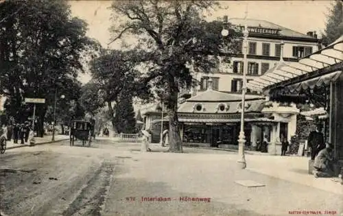 Ak Interlaken Kanton Bern Schweiz, Höhenweg, Schweizerhof, alte Straßenansicht, Pferdewagen, Bäum