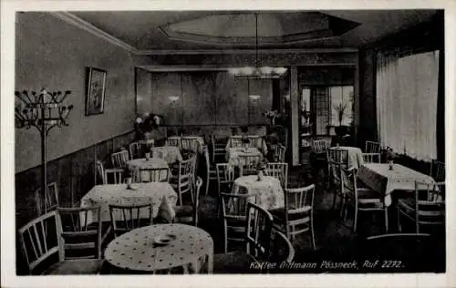 Ak Pößneck in Thüringen, Gemütliches Café, Tische mit weißen Tischdecken, Stühle, Gardinen