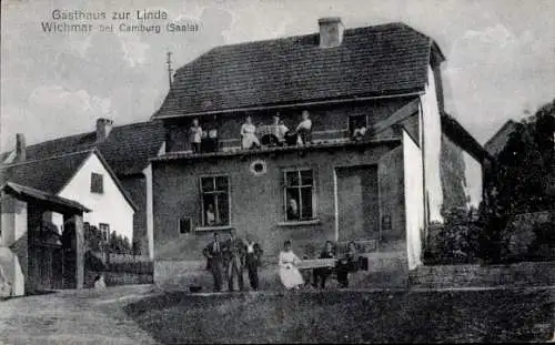 Ak Camburg an der Saale Thüringen, Gasthaus zur Linde, mehrere Personen vor dem Gebäude, ländlich