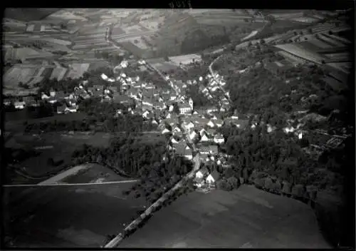 Ak Rohrbach in Oberösterreich,  kleiner Ort mit Kirche, umgeben von Feldern und Wiesen