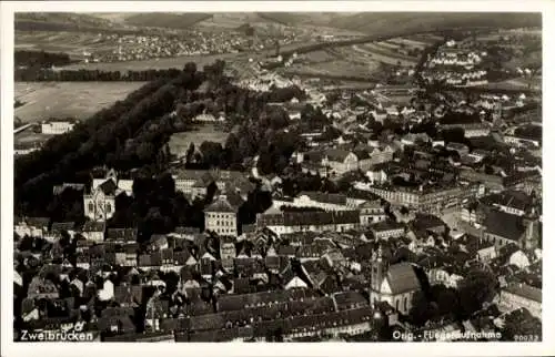 Ak Zweibrücken in der Pfalz, Luftaufnahme von   Architektur, Landschaft