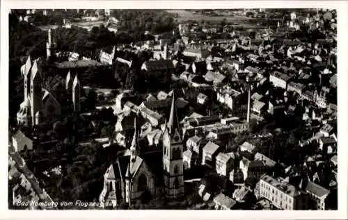Ak Bad Homburg vor der Höhe Hessen, Luftaufnahme,  Gebäude, Kirchen, Landschaft