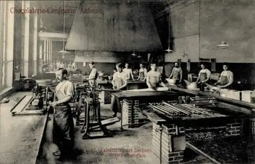 CPA Chocolaterie-Confiserie Antoine, Fabrication des bonbons