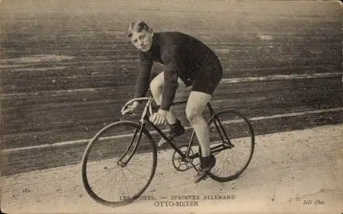 Ak Radrennfahrer Otto-Meyer, deutscher Sprinter, auf der Radrennbahn