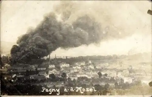 Foto Ak Pagny sur Meuse Lothringen Meuse, Gesamtansicht, Kriegszerstörung 1. WK