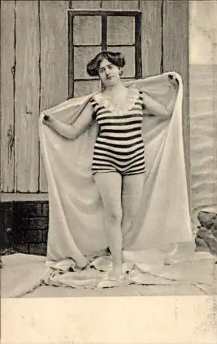 Ak Strand, Frau im Badeanzug, Bademode