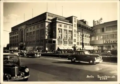 Foto Ak Berlin Charlottenburg, Partie an der Tauentzienstraße 225, 20-24, Straßenverkehr, KaDeWe