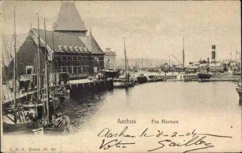 Ak Århus Aarhus Dänemark, Hafenansicht von  Fischerboote,  Gebäude, 