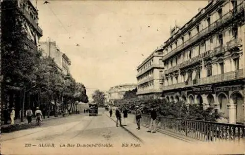Ak Algier Alger Algerien, La Rue Dumont-d'Urville, Straßenansicht, alte Gebäude, Straßenbahn, Men
