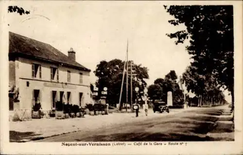Ak Nogent sur Vernisson Loiret, Cafe de la Gare, Route n°7