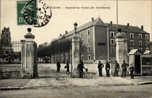 Ak Orléans Loiret, Caserne du Portail, 30 d'Artillerie,  Militärgebäude, Menschen