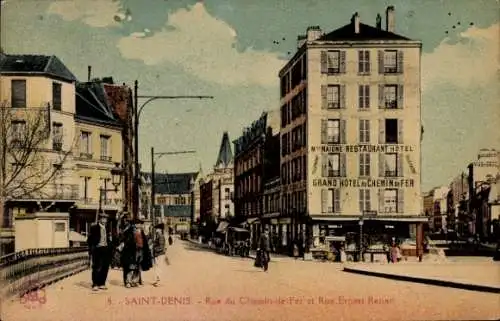 CPA Saint-Denis Seine-Saint-Denis, Rue du Chemin de Fer et Rue Ernest Renan, Hotel