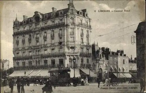 Ak Limoges Haute Vienne, Central Hotel, s Gebäude, belebte Straße, Straßenbahn