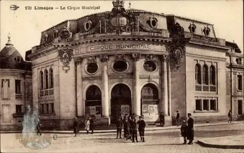 Ak Limoges Haute Vienne, Historisches Gebäude, Cirque Municipal, Menschen auf Straße, Schwarz-Wei