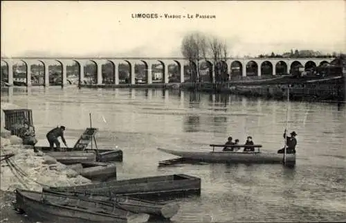 Ak Limoges Haute Vienne, Viadukt, Fluss, Bootsfahrer, Brücke, Menschen