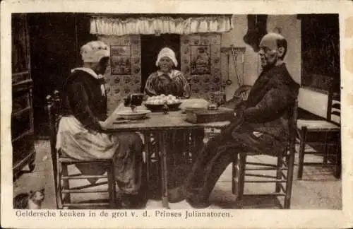 Ak Apeldoorn Gelderland, Kücheninnenansicht, Familie