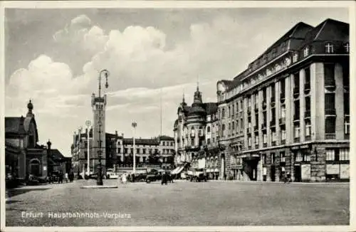 Ak Erfurt in Thüringen, Hauptbahnhof, Vorplatz,  Gebäude, Wolkenhimmel, Stadtansicht